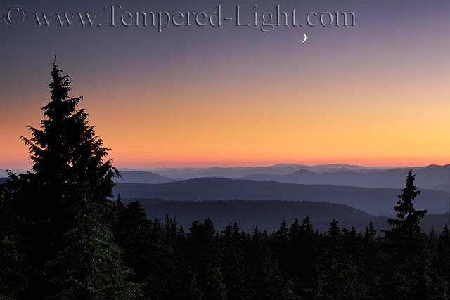 Crescent Moonset over South Cascades