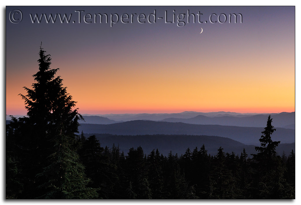 Crescent Moonset over South Cascades