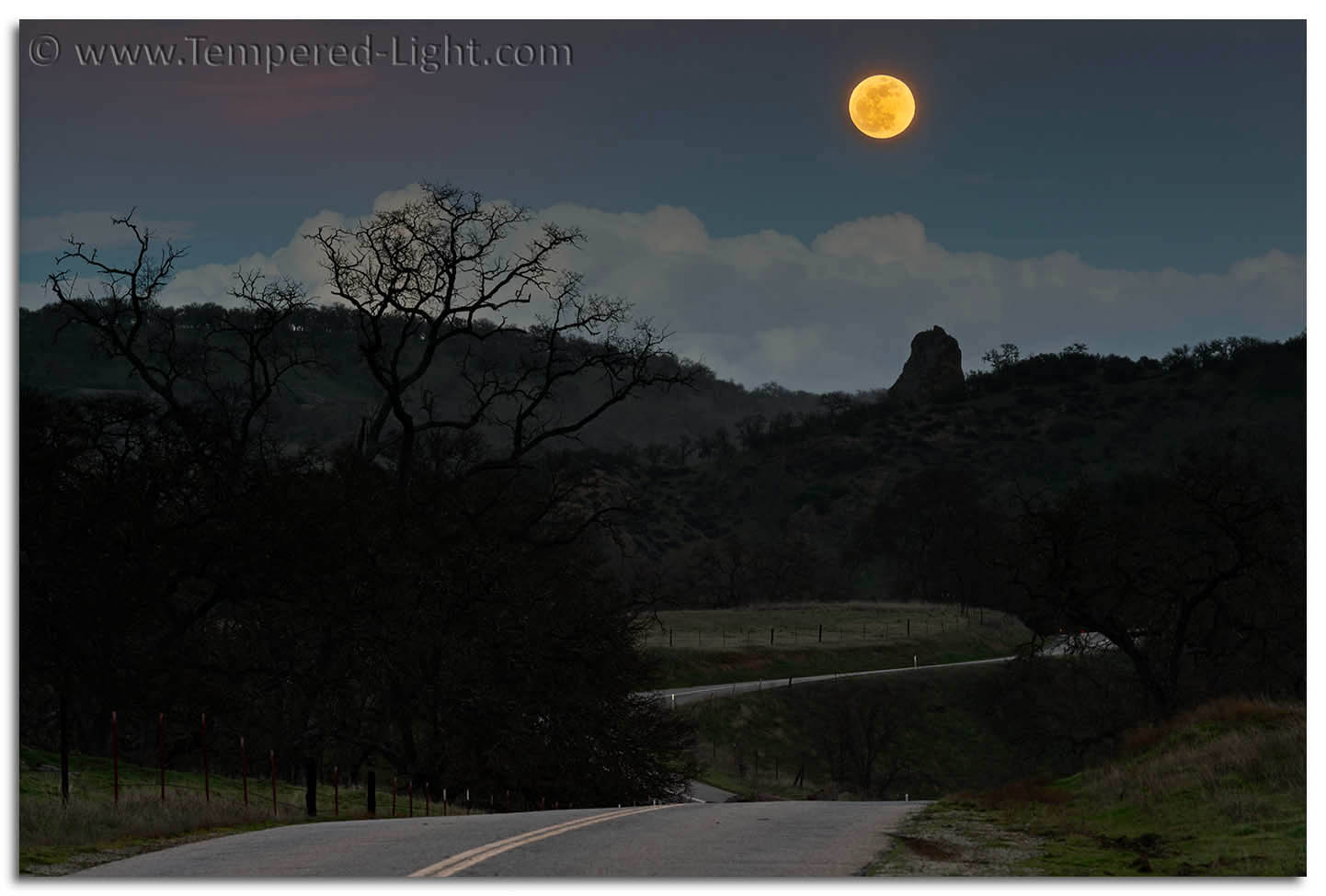 Super Wolf Moon with Chimney Rock